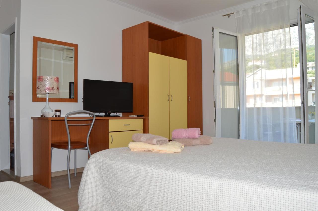Rooms & Apartments Villa Anka Tučepi Eksteriør bilde