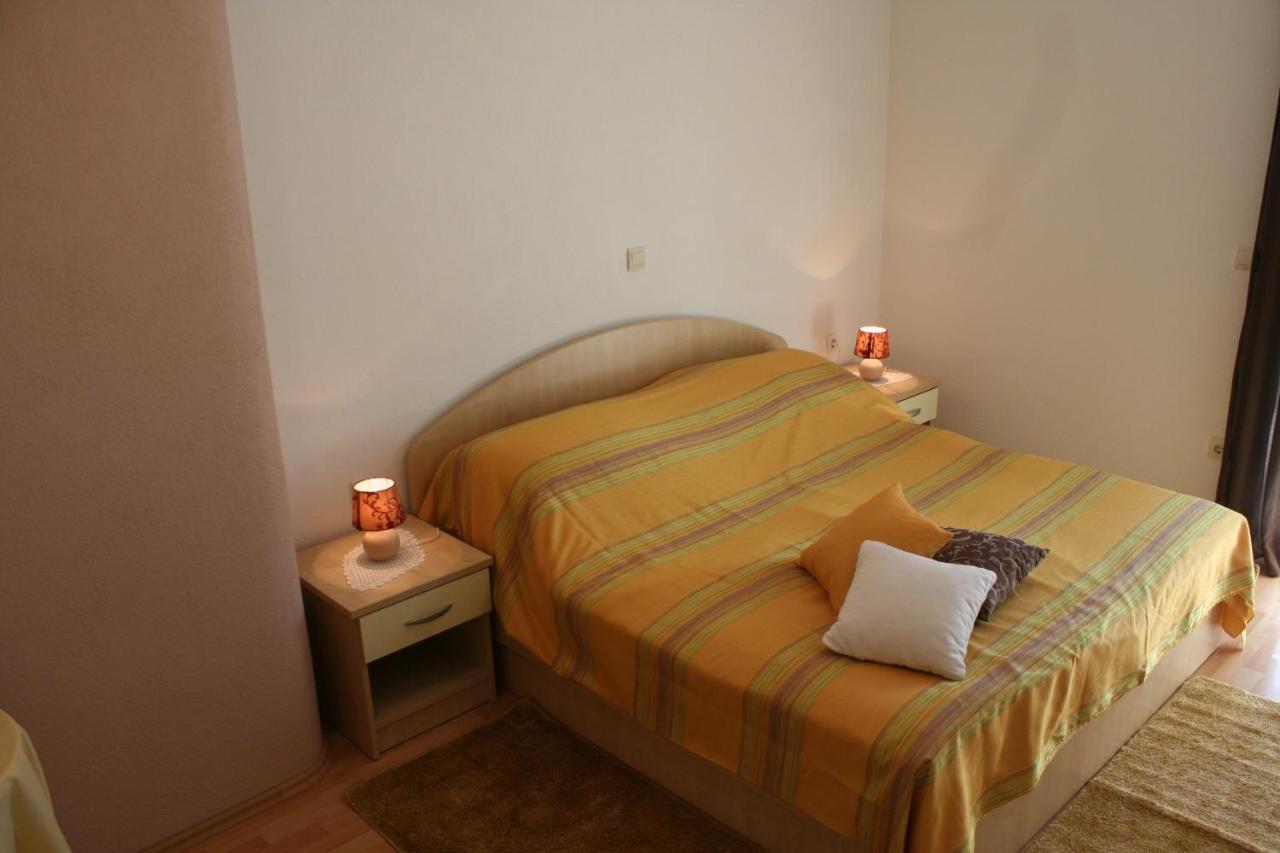 Rooms & Apartments Villa Anka Tučepi Rom bilde