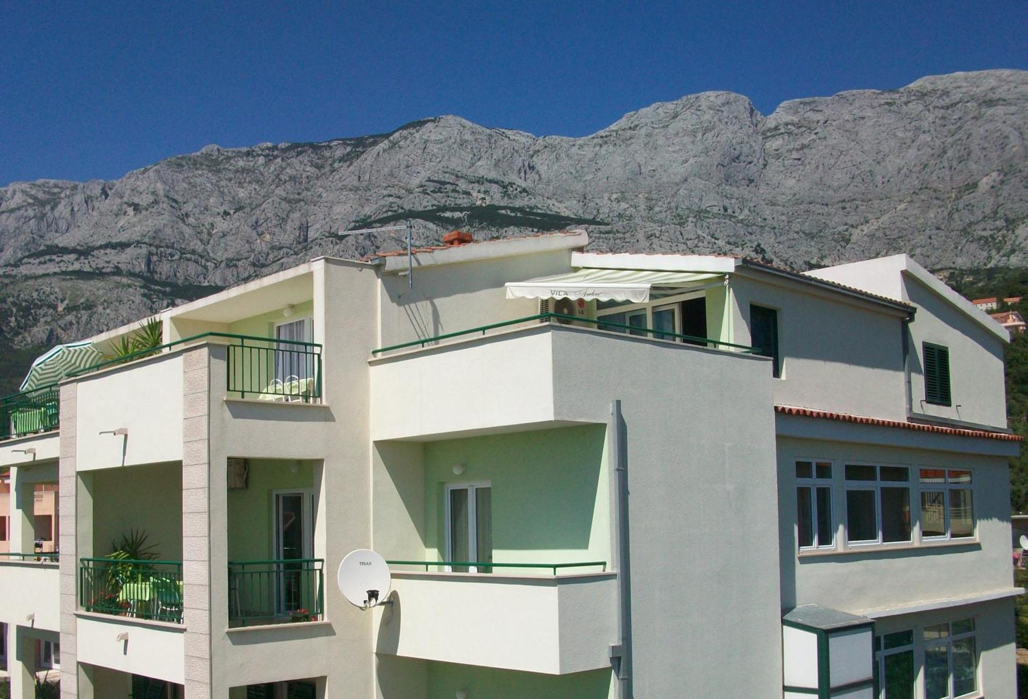 Rooms & Apartments Villa Anka Tučepi Eksteriør bilde