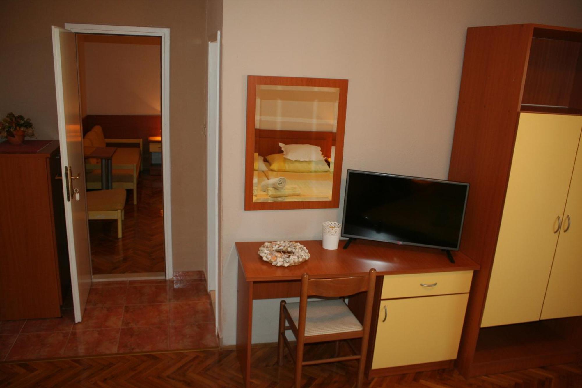 Rooms & Apartments Villa Anka Tučepi Rom bilde