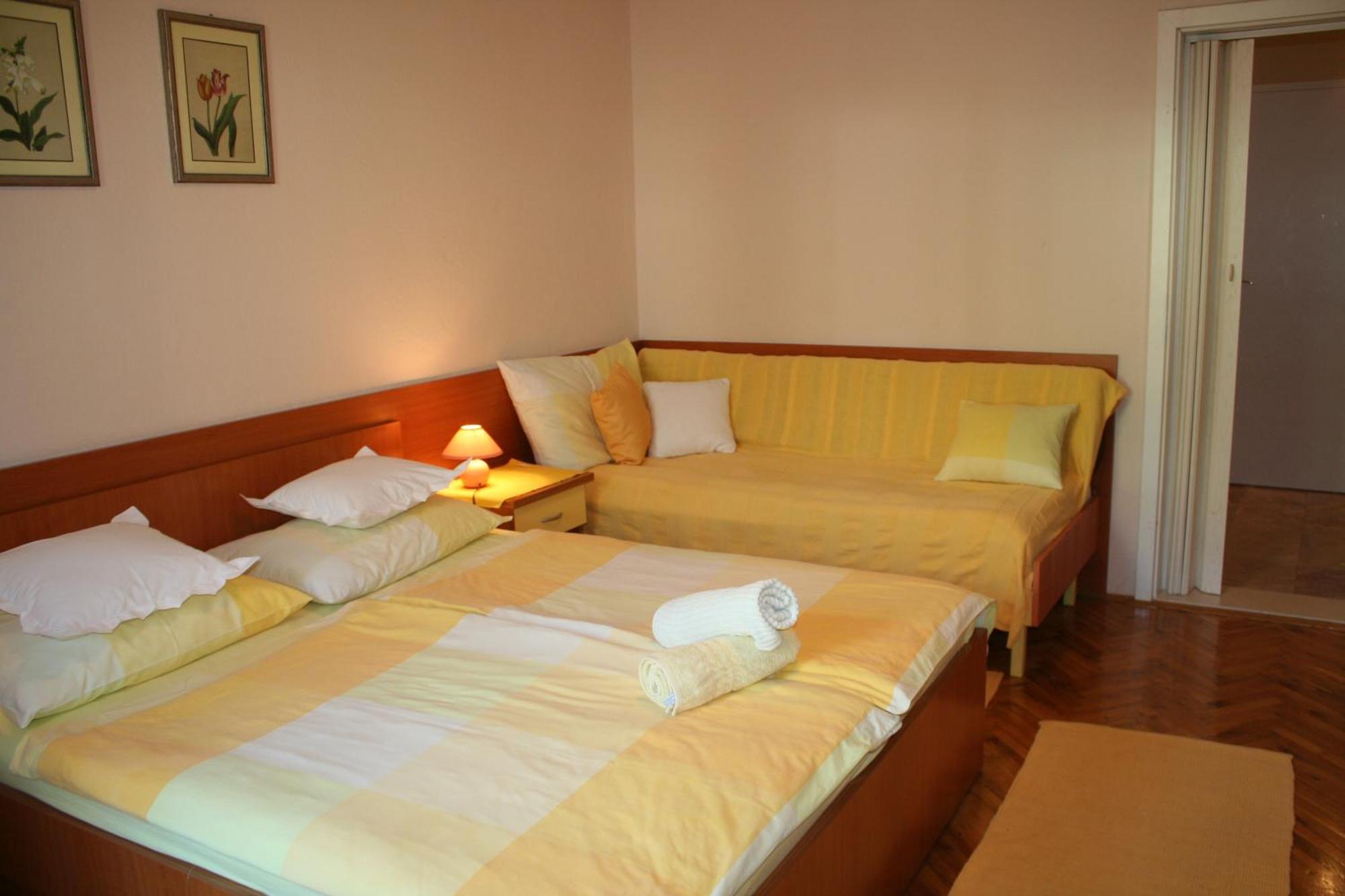Rooms & Apartments Villa Anka Tučepi Rom bilde