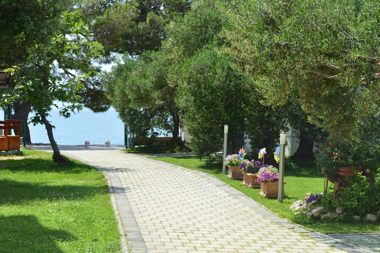 Rooms & Apartments Villa Anka Tučepi Eksteriør bilde